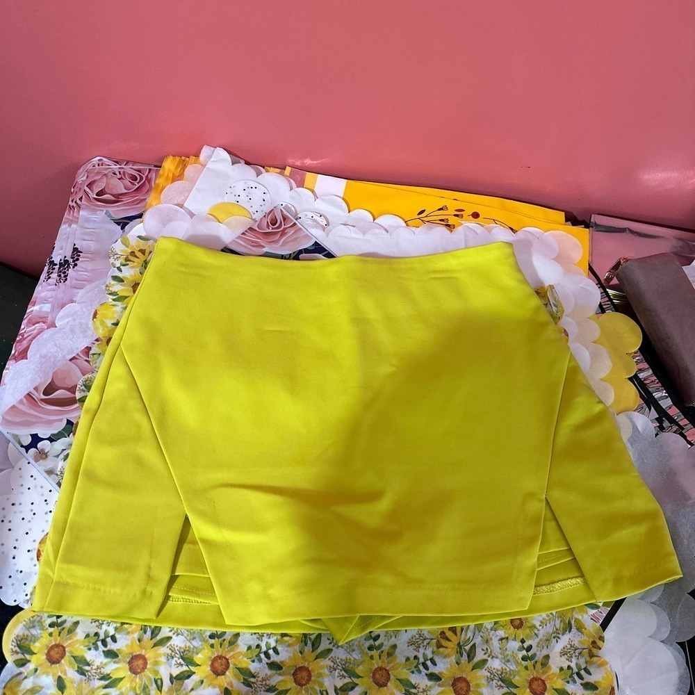 Endless Rose Yellow-green Scalloped Hem Skort